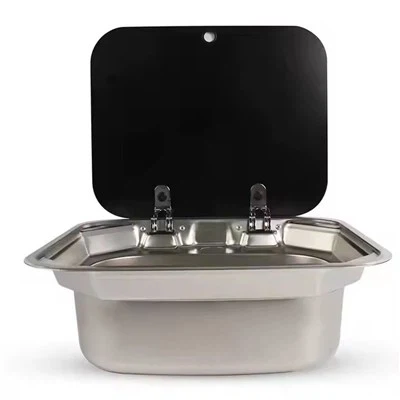 RV dengan tenggelam tertutup